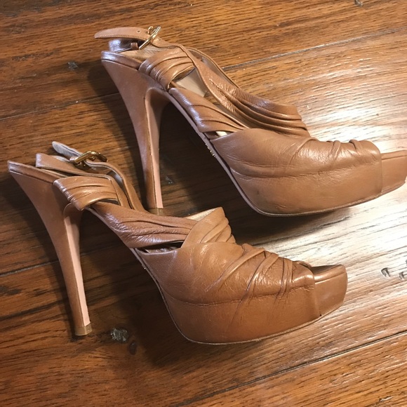 Prada shoes - Picture 2 of 3